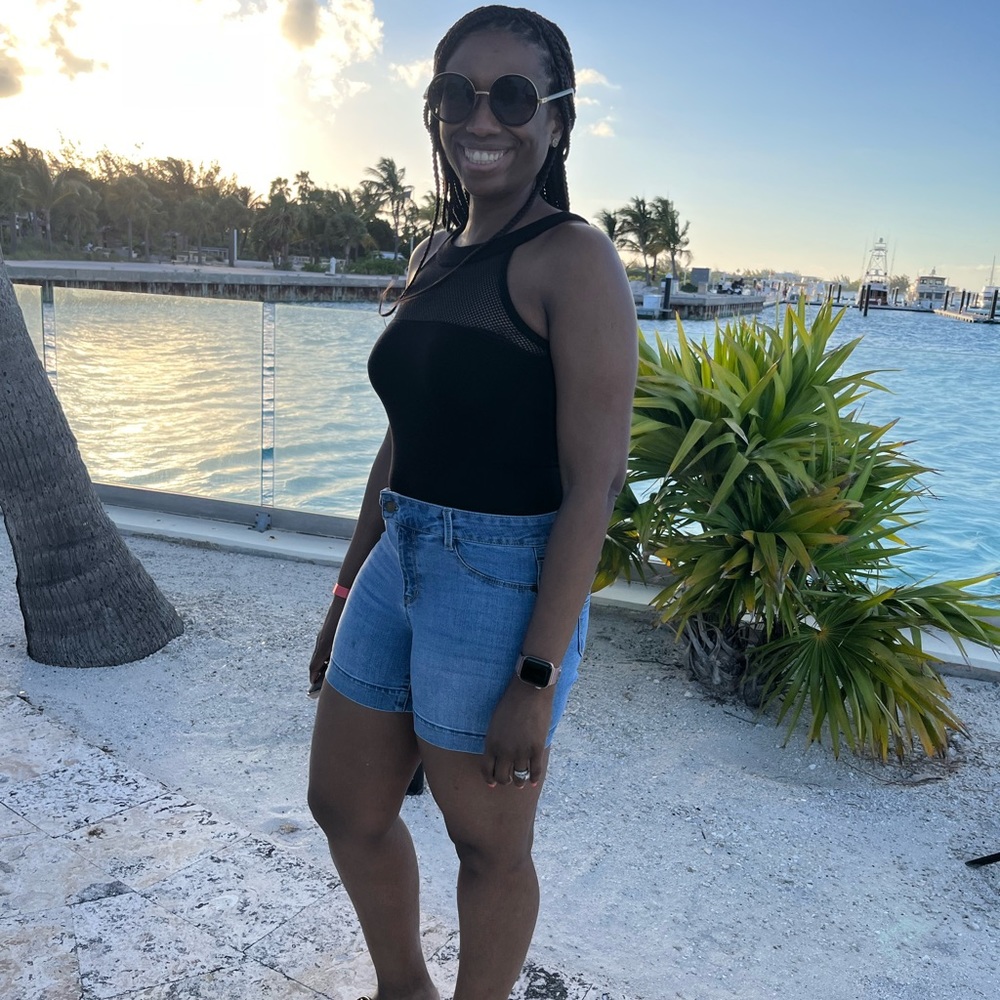 Meet your Posher, Alena